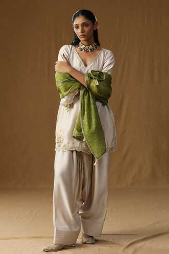 Arpita Sulakshana_Ivory Silk V-neck, Yes Vrinda Mritika Embroidered Kurta Set _at_Aza_Fashions