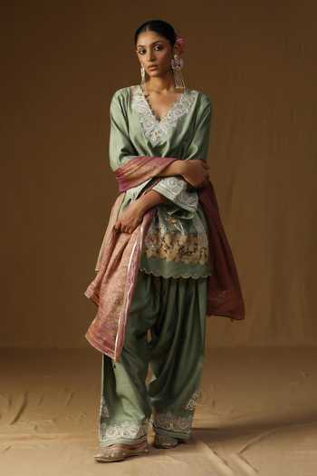 Arpita Sulakshana Vanya Harit Embroidered Kurta Set 
