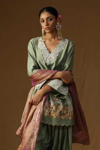 Arpita Sulakshana_Green Silk V-neck Vanya Harit Embroidered Kurta Set _Online_at_Aza_Fashions