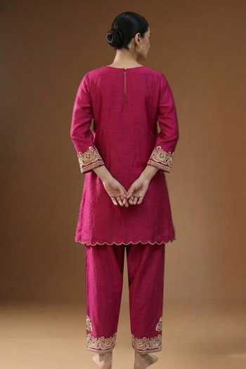 Arpita Sulakshana Vanya Madhur Gulabi Embroidered Kurta Set 
