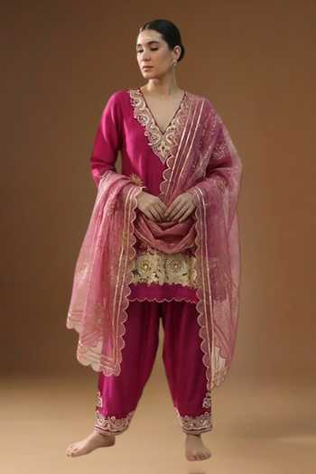 Arpita Sulakshana Vanya Madhur Gulabi Embroidered Kurta Set 
