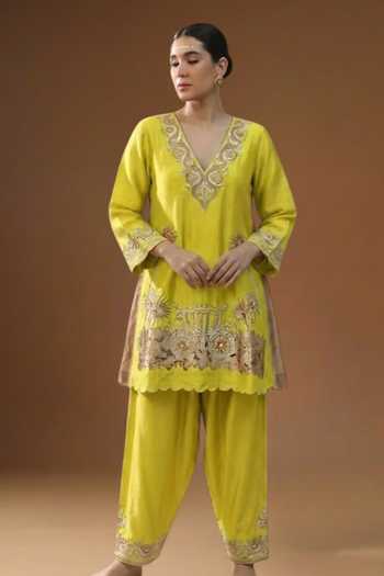 Arpita Sulakshana Vanya Madhur Sunahri Embroidered Kurta Set 