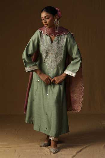 Arpita Sulakshana Madhavi Dhani Embroidered Kurta Set 