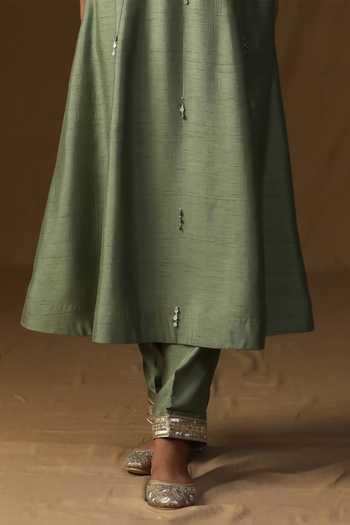 Shop_Arpita Sulakshana_Green Silk V-neck, Yes Madhavi Dhani Embroidered Kurta Set _Online_at_Aza_Fashions