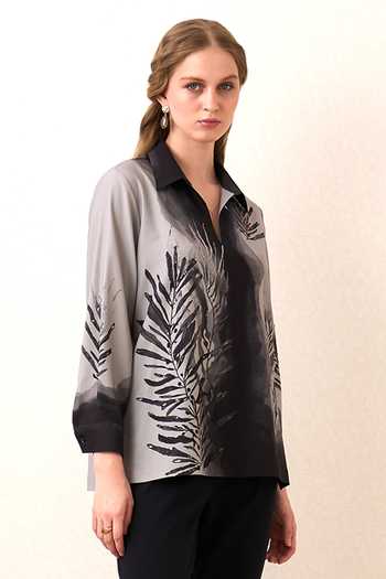 RANNA GILL Grey Crinkle, Polyester V-, Collared Aven Printed Top Online at Aza Fashions RANNA GILL_Grey Crinkle, Polyester V-, Collared Aven Printed Top _Online_at_Aza_Fashions