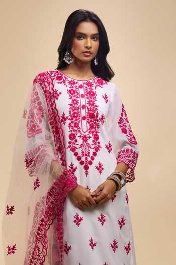 Shop Samyukta Singhania Off White Georgette Embroidery Round Neck Kurta Set Online at Aza Fashions Shop_Samyukta Singhania_Off White Georgette Embroidery Round Neck Kurta Set _Online_at_Aza_Fashions