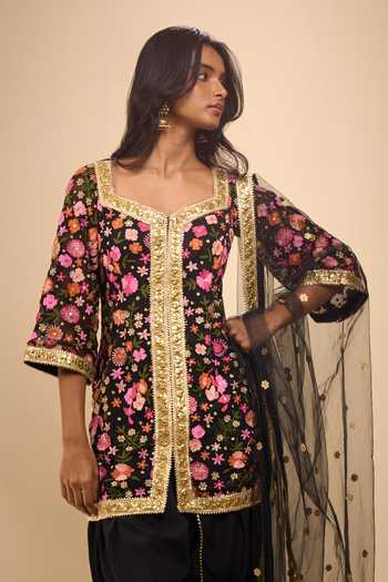 Samyukta Singhania Embroidered Kurta & Dhoti Pant Set 