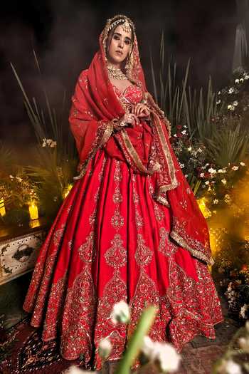 Shop Amaltas Couture Red Silk, Organza, Net Sweetheart Neck Aari Embroidered Bridal Lehenga Set Shop_Amaltas Couture_Red Silk, Organza, Net Sweetheart Neck Aari Embroidered Bridal Lehenga Set