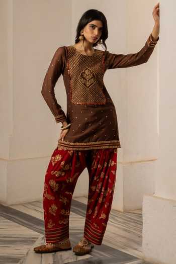 Shop Nimbu Mirchi Brown Chanderi Round Neck Sanaa Embroidered Kurta Set Shop_Nimbu Mirchi_Brown Chanderi Round Neck Sanaa Embroidered Kurta Set