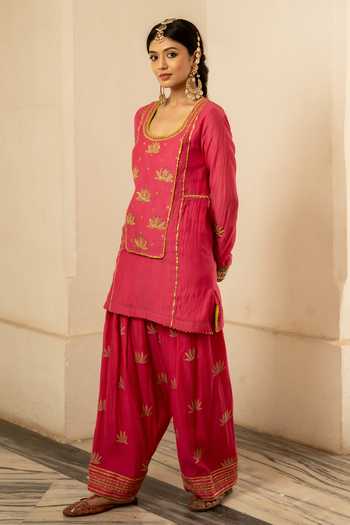 Nimbu Mirchi Pink Chanderi Scoop Neck, No Najma Embroidered Kurta Set Online at Aza Fashions Nimbu Mirchi_Pink Chanderi Scoop Neck, No Najma Embroidered Kurta Set _Online_at_Aza_Fashions