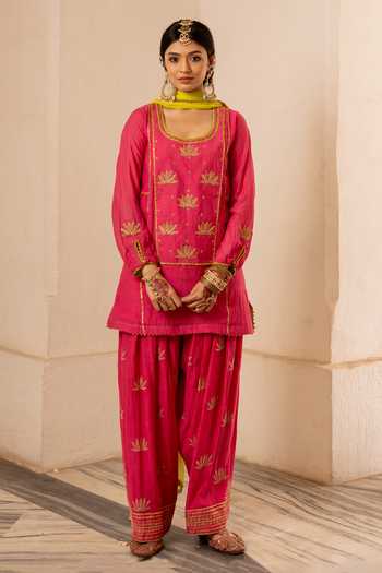 Nimbu Mirchi Pink Chanderi Scoop Neck, No Najma Embroidered Kurta Set at Aza Fashions Nimbu Mirchi_Pink Chanderi Scoop Neck, No Najma Embroidered Kurta Set _at_Aza_Fashions