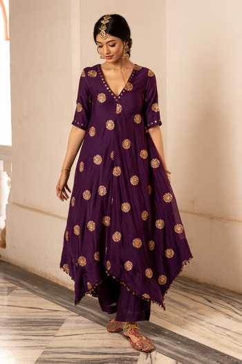 Buy Nimbu Mirchi Purple Chanderi, Viscose, Silk V-neck, Yes Sahira Embroidered Kurta Set Online at Aza Fashions Buy_Nimbu Mirchi_Purple Chanderi, Viscose, Silk V-neck, Yes Sahira Embroidered Kurta Set _Online_at_Aza_Fashions