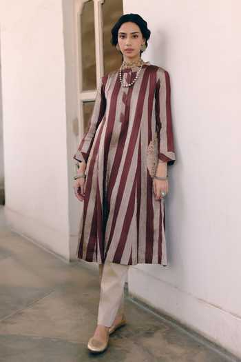 Pink City by Sarika_Brown Tissue Mandarin Collar, Yes Stripe Print Kurta And Pant Set _Online_at_Aza_Fashions