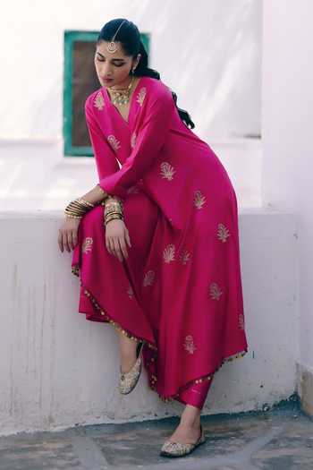Buy_Pink City by Sarika_Pink Silk V-neck Lotus Gherdaar Embroidered Kurta And Pant Set _Online_at_Aza_Fashions