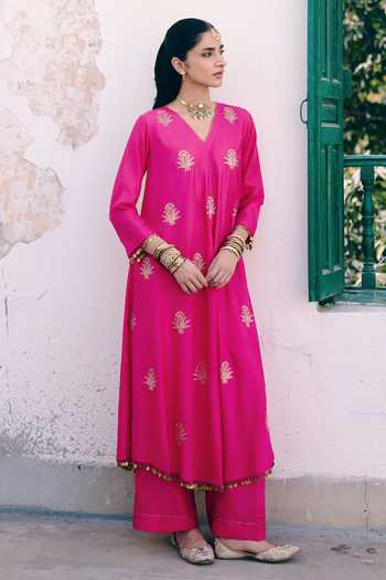 Shop Pink City by Sarika Pink Silk V-neck Lotus Gherdaar Embroidered Kurta And Pant Set Online at Aza Fashions Shop_Pink City by Sarika_Pink Silk V-neck Lotus Gherdaar Embroidered Kurta And Pant Set _Online_at_Aza_Fashions