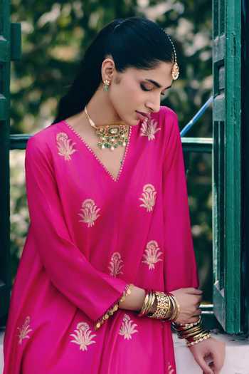Pink City by Sarika_Pink Silk V-neck Lotus Gherdaar Embroidered Kurta And Pant Set _at_Aza_Fashions