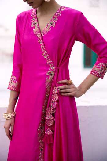 Pink City by Sarika_Pink Silk, Chanderi V-neck Peacock Border Embroidered Angarkha Set _Online_at_Aza_Fashions