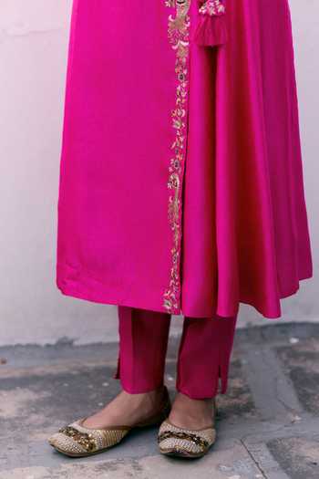 Pink City by Sarika_Pink Silk, Chanderi V-neck Peacock Border Embroidered Angarkha Set _at_Aza_Fashions
