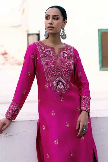 Pink City by Sarika_Fuchsia Silk, Chanderi Split V-neck Peacock Bloom Embroidered Kurta Set _Online_at_Aza_Fashions