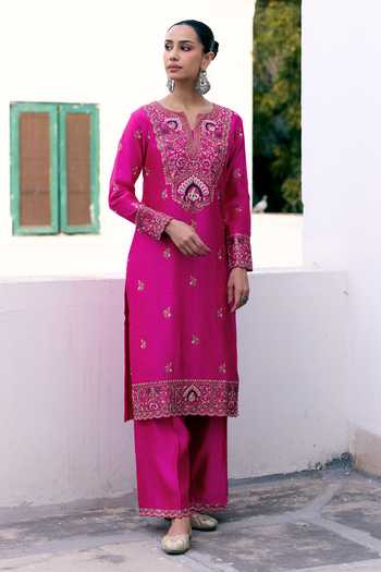Pink City by Sarika_Fuchsia Silk, Chanderi Split V-neck Peacock Bloom Embroidered Kurta Set _at_Aza_Fashions