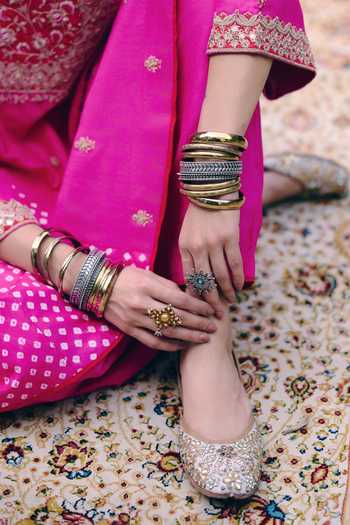 Buy_Pink City by Sarika_Pink Silk Notched Neck Bloom Embroidered Kurta Set _Online_at_Aza_Fashions
