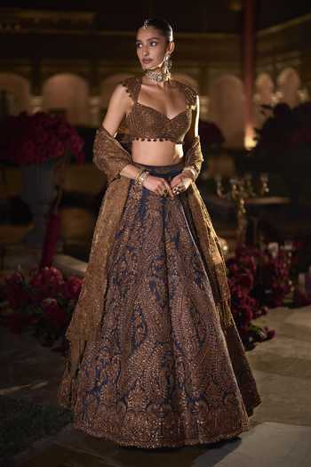 Buy Seema Gujral Gold Silk, Tissue Sweetheart Neck Paisley Embroidered Lehenga Set Online at Aza Fashions Buy_Seema Gujral_Gold Silk, Tissue Sweetheart Neck Paisley Embroidered Lehenga Set _Online_at_Aza_Fashions