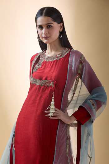 Shop Samyukta Singhania Red , Organza Zari Round Neck Floral Embroidered Kurta Pant Set Online at Aza Fashions Shop_Samyukta Singhania_Red , Organza Zari Round Neck Floral Embroidered Kurta Pant Set _Online_at_Aza_Fashions