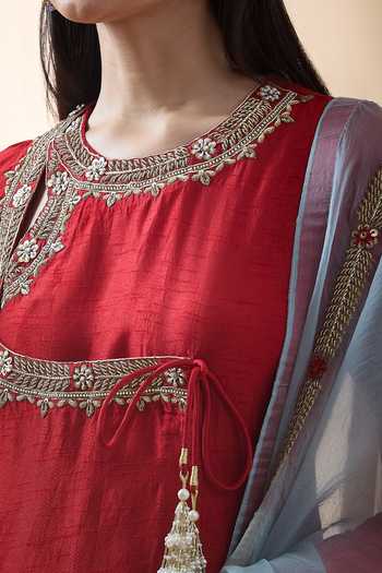Samyukta Singhania Red , Organza Zari Round Neck Floral Embroidered Kurta Pant Set at Aza Fashions Samyukta Singhania_Red , Organza Zari Round Neck Floral Embroidered Kurta Pant Set _at_Aza_Fashions