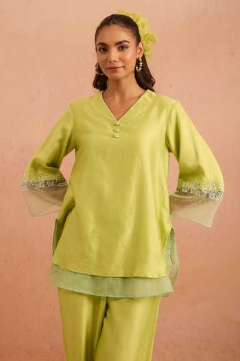 Buy_Tarini Vij_Green Organza, Chanderi V-neck Nurayat Border Embroidered Kurta And Pant Set _Online_at_Aza_Fashions