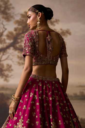 ANGAD SINGH Red Silk Leaf Neck Lehar Raw Bridal Lehenga Set Online at Aza Fashions ANGAD SINGH_Red Silk Leaf Neck Lehar Raw Bridal Lehenga Set _Online_at_Aza_Fashions