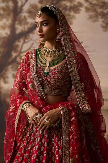Shop ANGAD SINGH Red Silk Sweetheart Neck Rehmat Embroidered Bridal Lehenga Set Online at Aza Fashions Shop_ANGAD SINGH_Red Silk Sweetheart Neck Rehmat Embroidered Bridal Lehenga Set _Online_at_Aza_Fashions