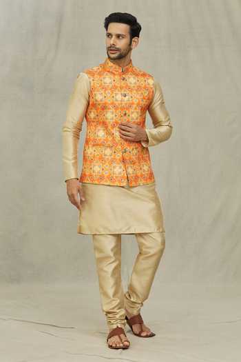 Shop Arihant Rai Sinha Orange Cotton, Silk Bandhani Print Bundi And Kurta Set Shop_Arihant Rai Sinha_Orange Cotton, Silk Bandhani Print Bundi And Kurta Set
