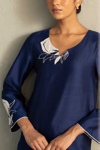 Shop_Charkhee_Blue Chanderi V-neck Patchwork Embroidered Kurta And Pant Set _Online_at_Aza_Fashions
