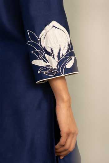 Charkhee_Blue Chanderi V-neck Patchwork Embroidered Kurta And Pant Set _at_Aza_Fashions