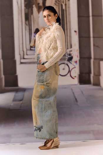Maison Aguise Ivory Knit Floral Applique Cardigan Online at Aza Fashions Maison Aguise_Ivory Knit Floral Applique Cardigan _Online_at_Aza_Fashions