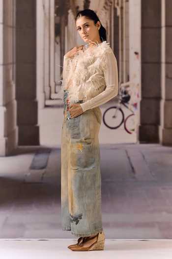Buy Maison Aguise Ivory Knit Floral Applique Cardigan Online at Aza Fashions Buy_Maison Aguise_Ivory Knit Floral Applique Cardigan _Online_at_Aza_Fashions