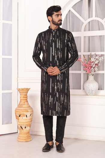 Buy_Arihant Rai Sinha_Black Silk Embroidery Art Straight Kurta 