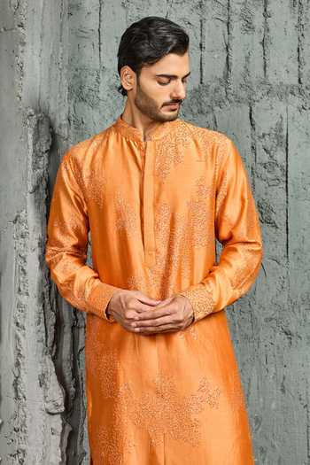 Sarab Khanijou_Orange Chanderi Silk Sunset Bloom French Knot Kurta Set _Online_at_Aza_Fashions