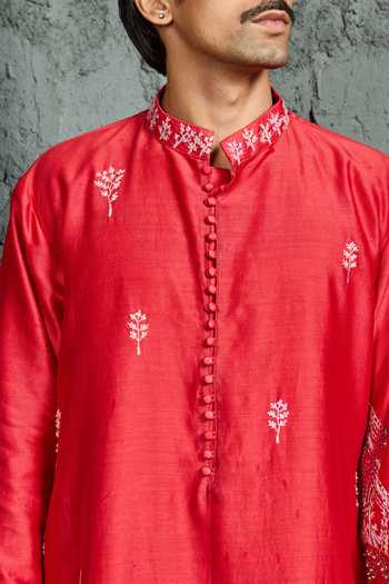 Shop Sarab Khanijou Red Chanderi Silk Gulrang Ridge Embroidered Kurta Set Online at Aza Fashions Shop_Sarab Khanijou_Red Chanderi Silk Gulrang Ridge Embroidered Kurta Set _Online_at_Aza_Fashions