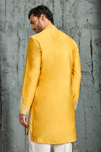 Sarab Khanijou Gulrang Mountain Ridge Kurta Set 