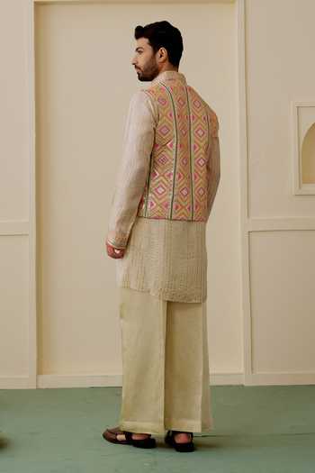 Gopi Vaid Vyomm Embroidered Bundi & Kurta Set 