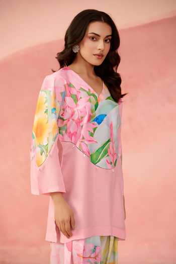 Buy Label Moni K Pink Crepe V-neck, Yes Wildflower Print Kurta And Pant Set Online at Aza Fashions Buy_Label Moni K_Pink Crepe V-neck, Yes Wildflower Print Kurta And Pant Set _Online_at_Aza_Fashions