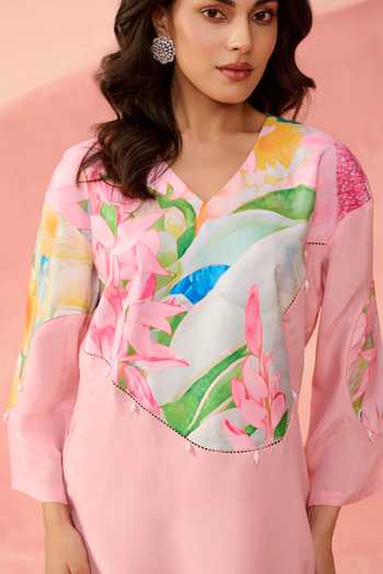 Label Moni K Pink Crepe V-neck, Yes Wildflower Print Kurta And Pant Set at Aza Fashions Label Moni K_Pink Crepe V-neck, Yes Wildflower Print Kurta And Pant Set _at_Aza_Fashions