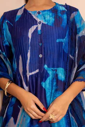 Kameez Blue Chanderi, Cotton, Organza Round Neck, Yes Reverie Digital Print Kurta Set at Aza Fashions Kameez_Blue Chanderi, Cotton, Organza Round Neck, Yes Reverie Digital Print Kurta Set _at_Aza_Fashions