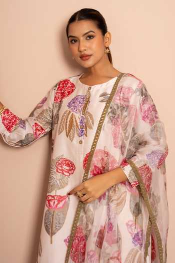 Buy Kameez Ivory Chanderi, Cotton, Organza Round Neck, Yes Digital Print Kurta Set Online at Aza Fashions Buy_Kameez_Ivory Chanderi, Cotton, Organza Round Neck, Yes Digital Print Kurta Set _Online_at_Aza_Fashions