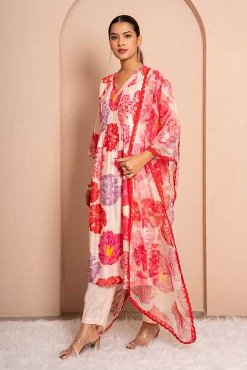 Shop Kameez Ivory Chanderi, Cotton, Organza V-neck Digital Print Kurta Set Online at Aza Fashions Shop_Kameez_Ivory Chanderi, Cotton, Organza V-neck Digital Print Kurta Set _Online_at_Aza_Fashions