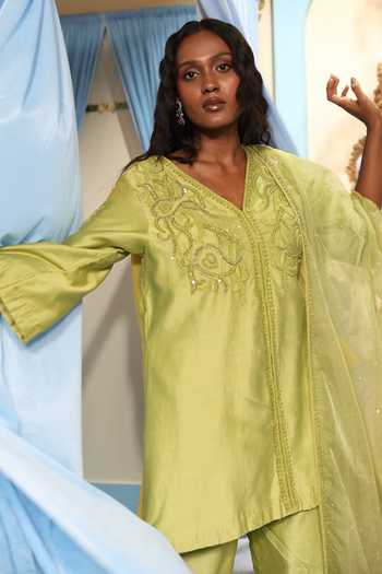 Buy_Midushi Bajoria_Olive Green Organza, Chanderi , V-neck, Placement Embroidered Kurta Set _Online_at_Aza_Fashions