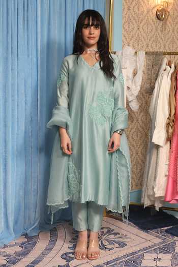 Buy_Midushi Bajoria_Blue Silk, Cotton, Organza V-neck Placement Embroidered Kurta Set _Online_at_Aza_Fashions