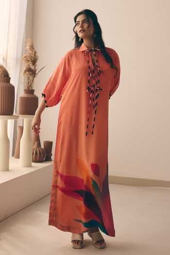 Meher By Islie_Peach Crepe Keyhole Neck Botanical Print Kaftan _Online_at_Aza_Fashions