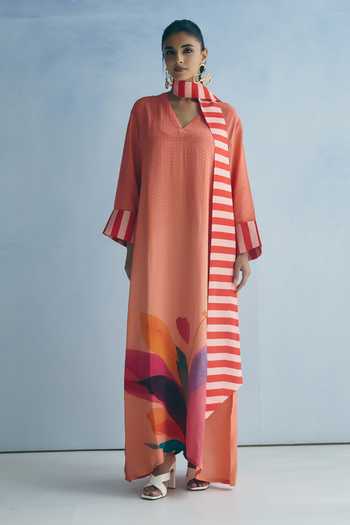 Meher By Islie_Coral Crepe V-neck Stripe Print Kaftan With Scarf _Online_at_Aza_Fashions